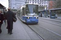 �~�����w���̎s�d